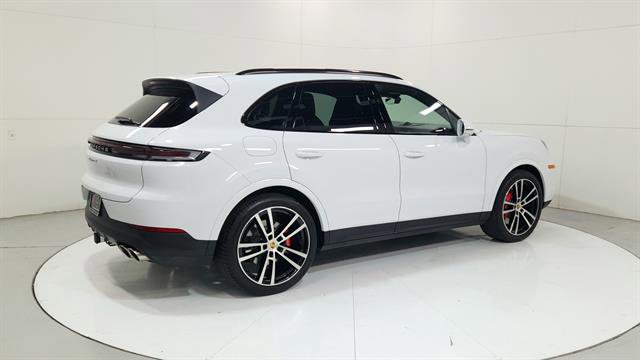 Used 2024 Porsche Cayenne S image 8