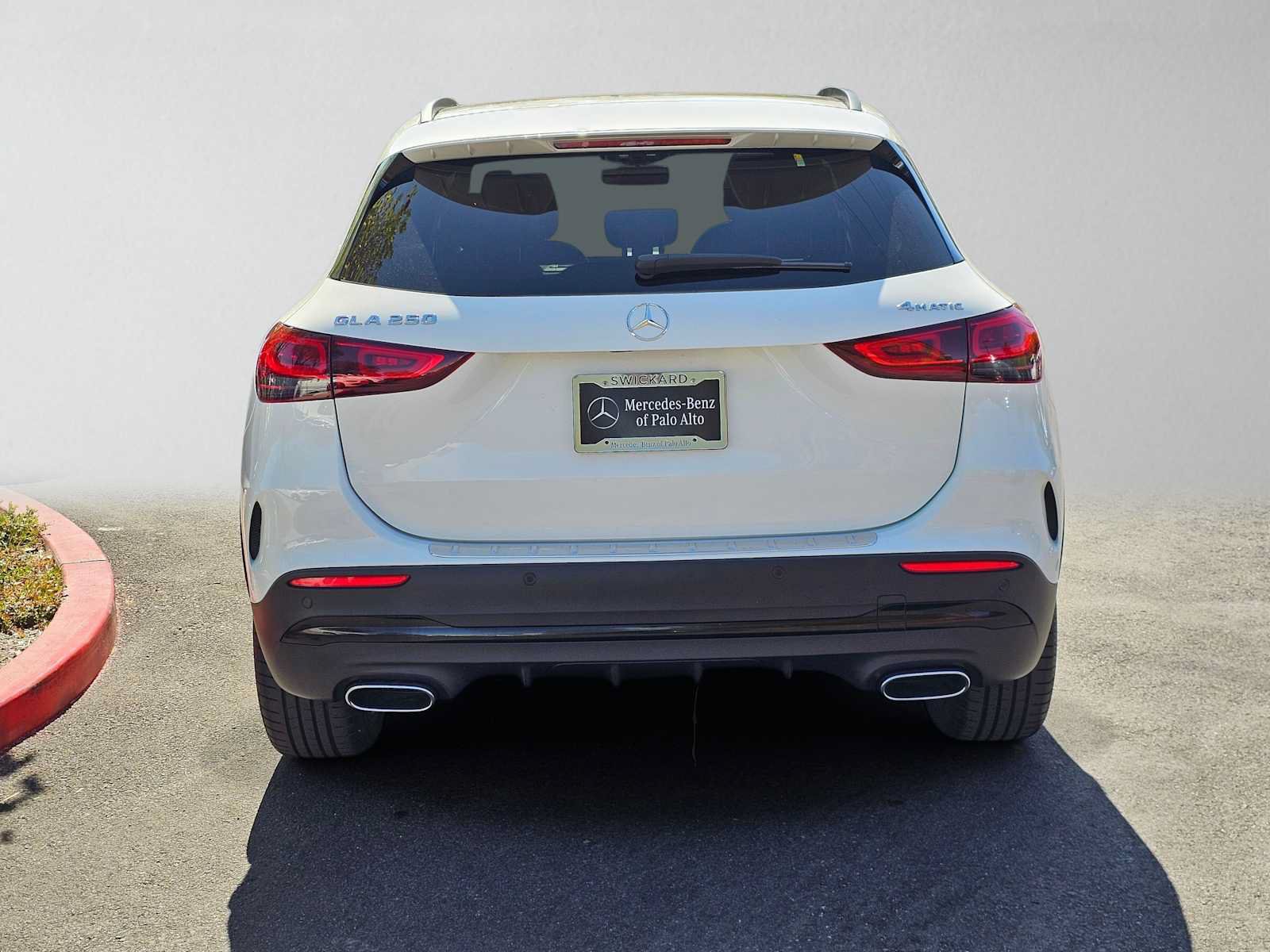 Used 2023 Mercedes-Benz GLA 250 4MATIC image 4