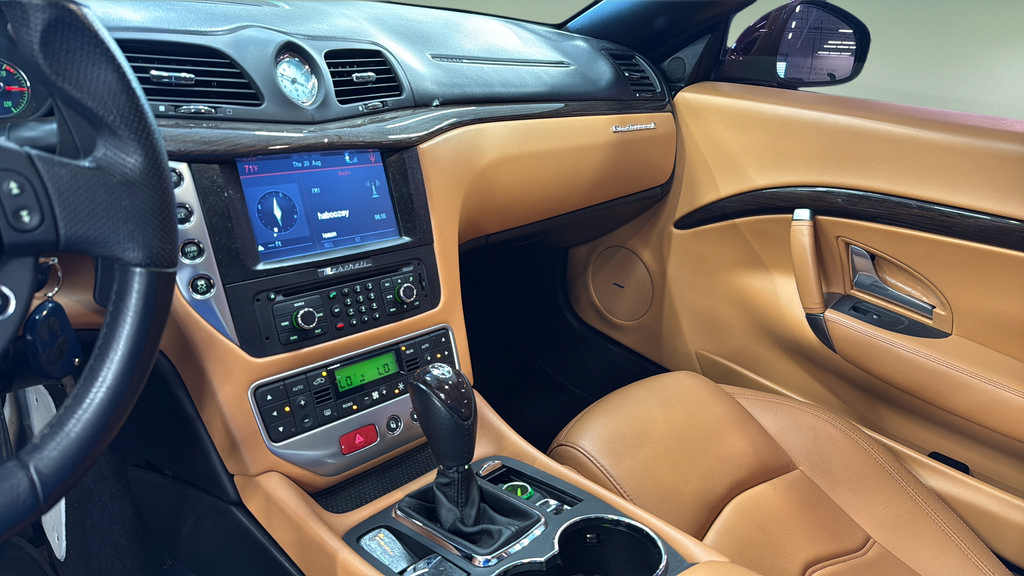 Used 2015 Maserati GranTurismo Convertible RWD image 44