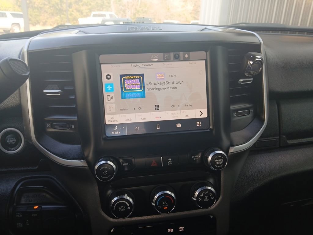 Used 2024 RAM 3500 Big Horn image 24