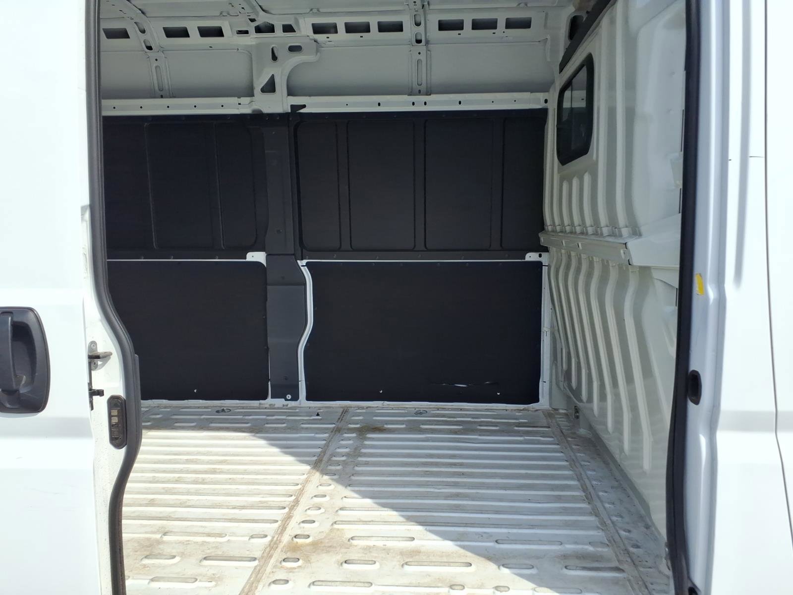Used 2025 RAM ProMaster 3500 w/ Convenience Group FWD image 22