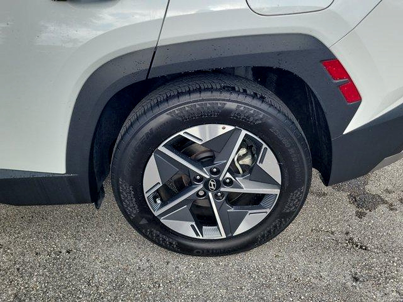 Certified 2025 Hyundai Tucson SEL FWD image 12