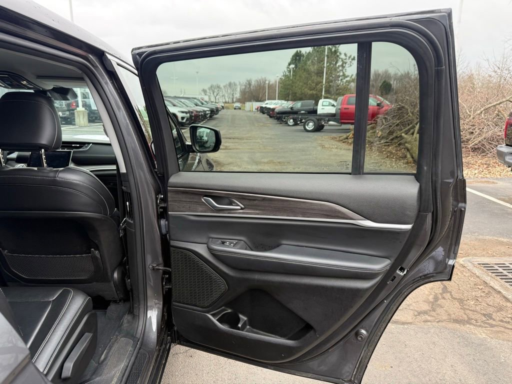 Used 2023 Jeep Grand Cherokee L Limited image 46