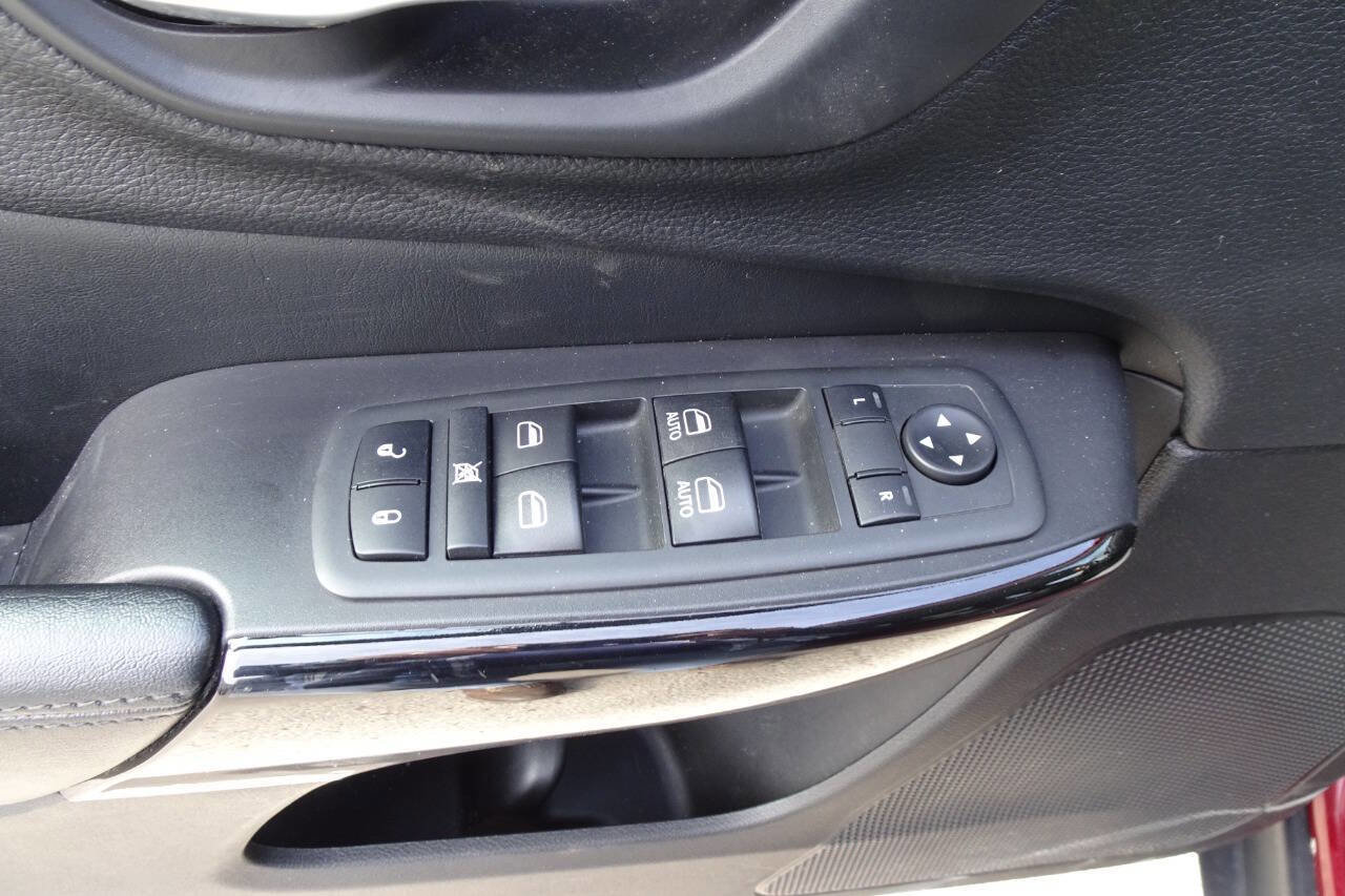 Used 2020 Jeep Cherokee Latitude Plus image 12