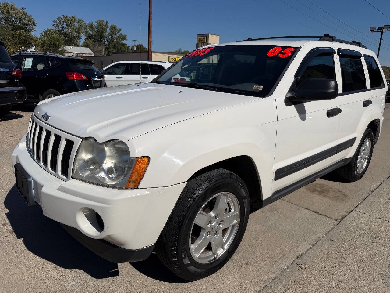 Used 2005 Jeep Grand Cherokee Laredo w/ Cargo Convenience Group AWD/4WD image 3