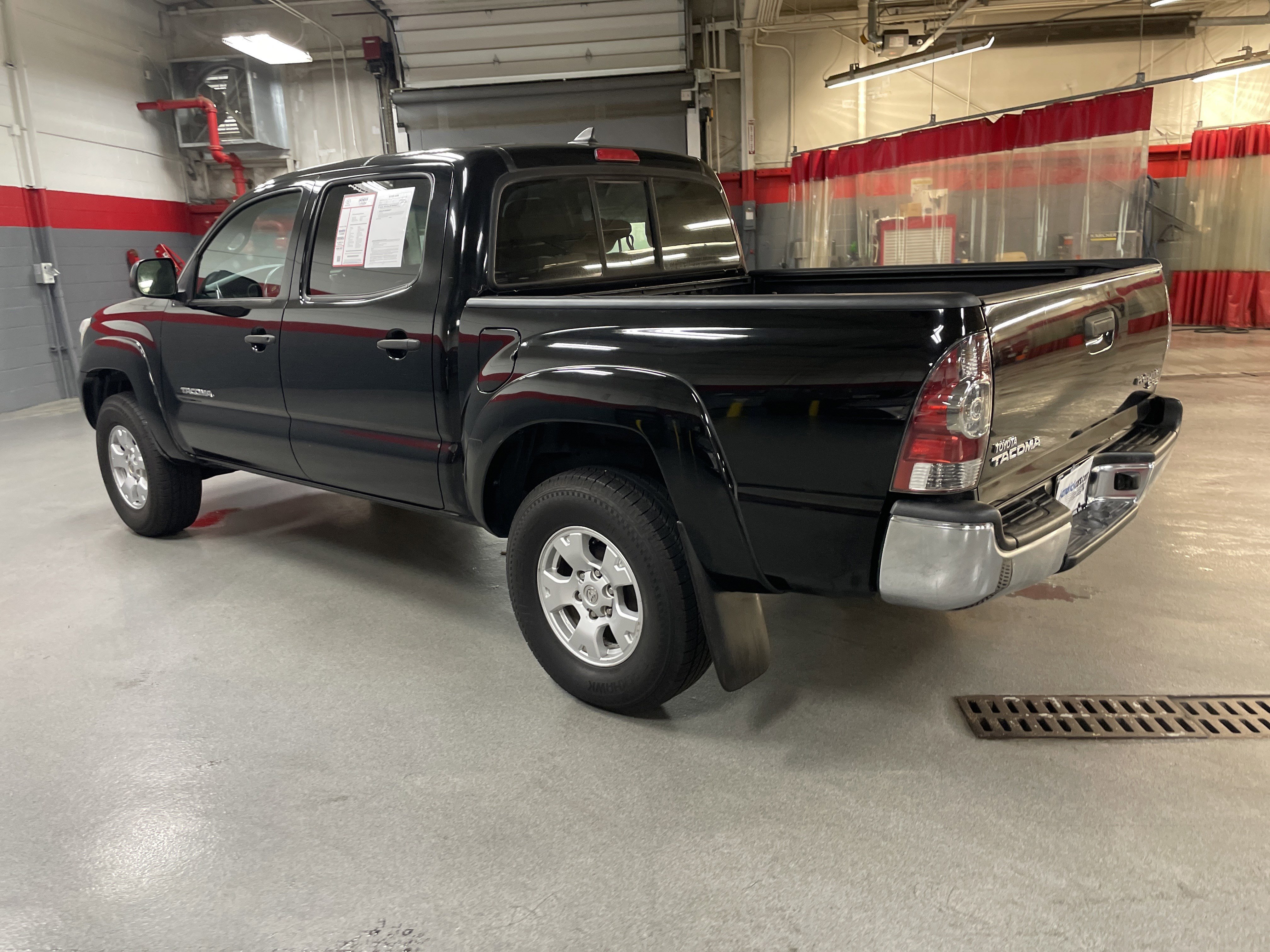 Used 2014 Toyota Tacoma PreRunner w/ SR5 Package image 8