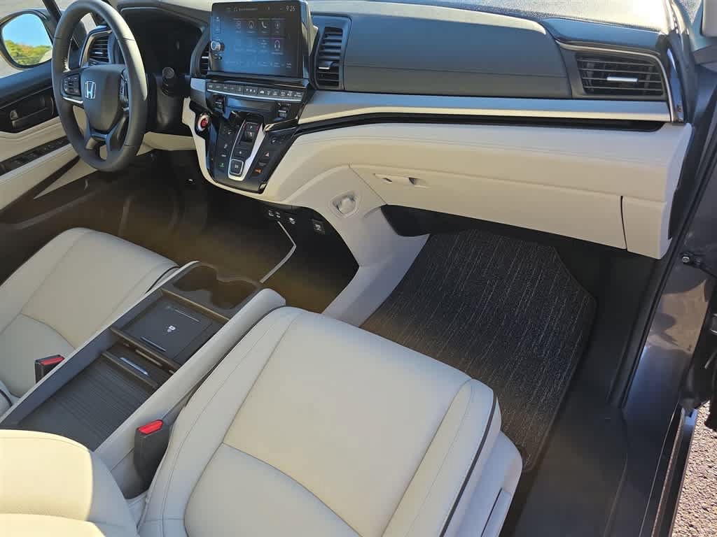 Certified 2026 Honda Odyssey Touring image 11