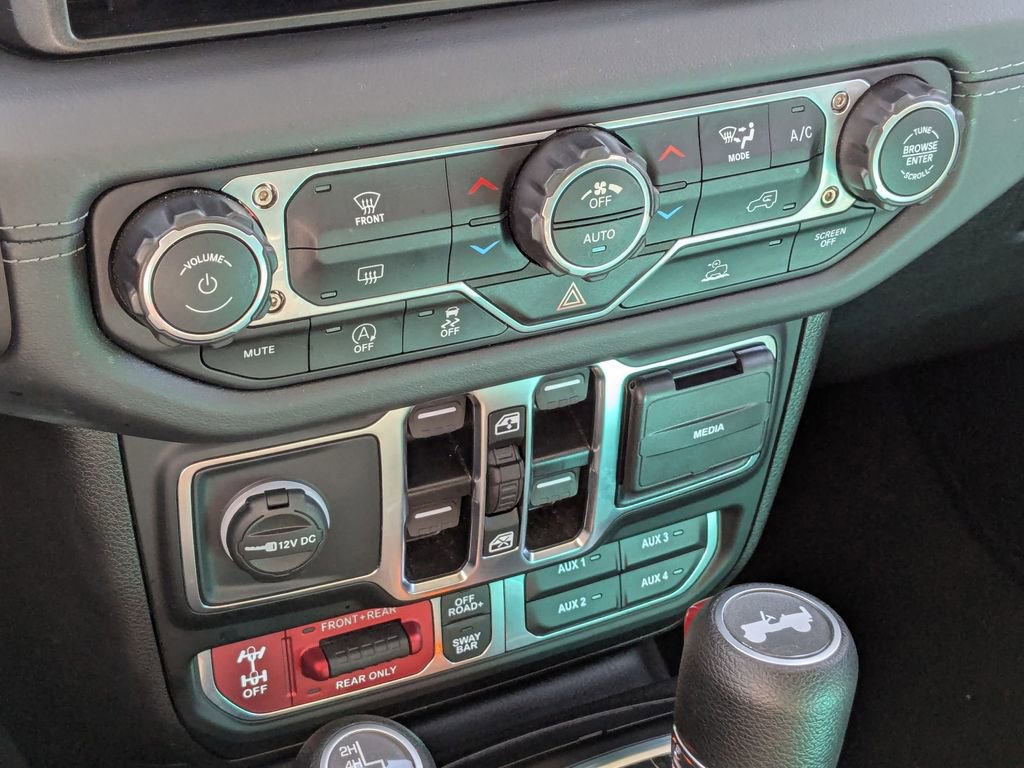 Used 2025 Jeep Wrangler Unlimited Rubicon image 22