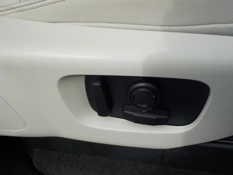 Used 2017 Land Rover Discovery HSE image 50