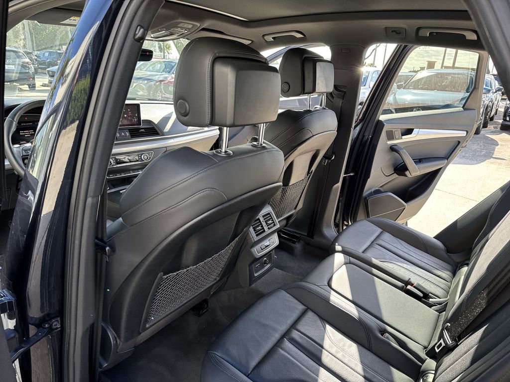 Used 2020 Audi Q5 2.0T Titanium Premium Plus w/ Premium Plus Package image 35