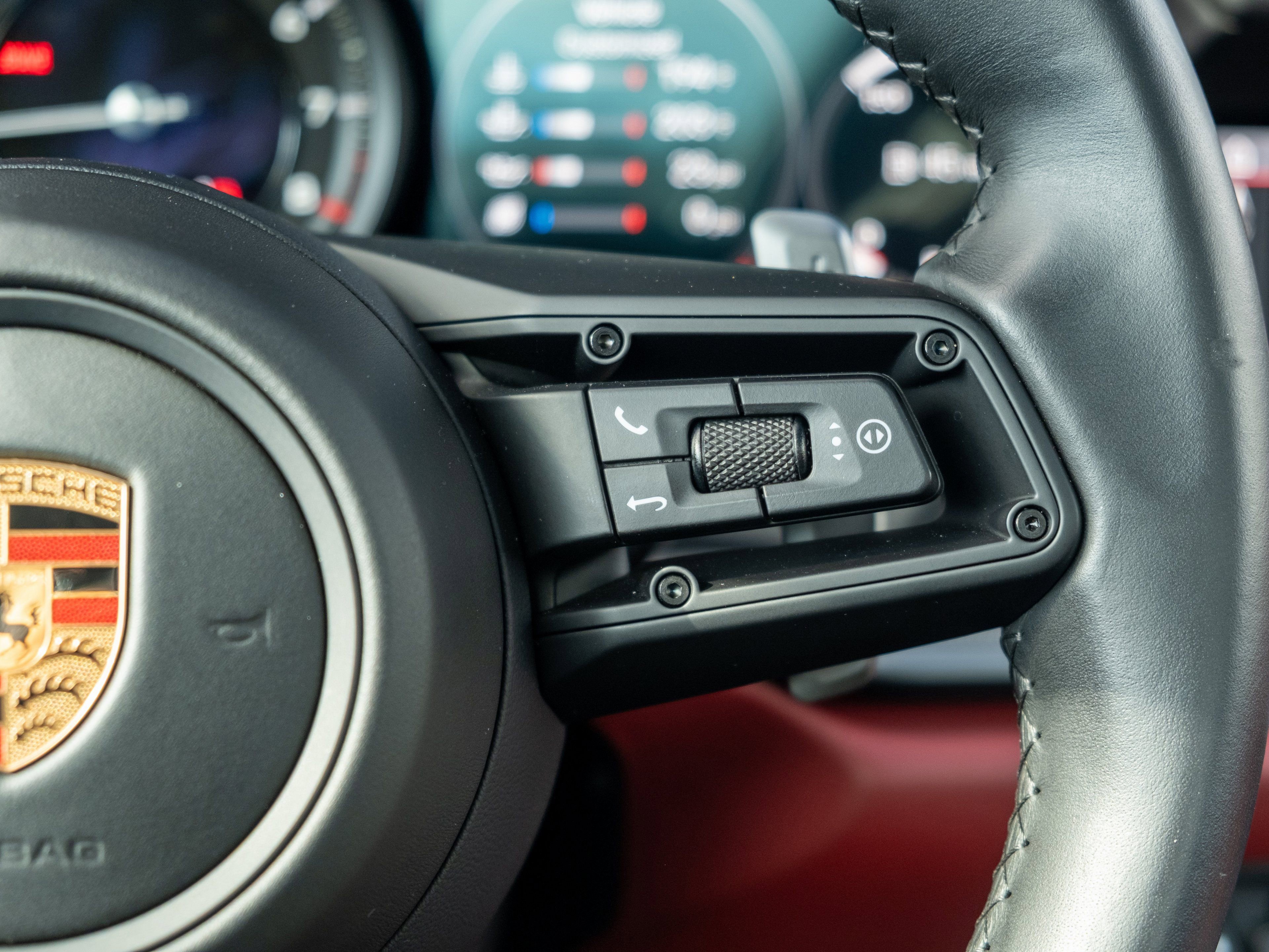 Certified 2020 Porsche 911 Carrera 4S AWD/4WD image 29