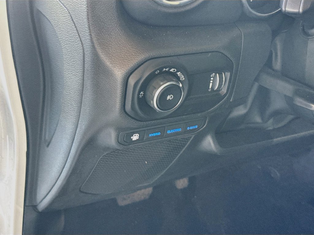 Used 2023 Jeep Wrangler Unlimited Sahara AWD/4WD image 11