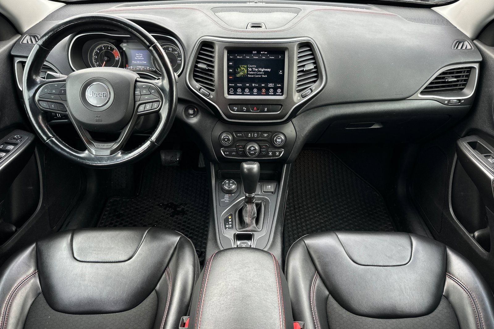 Used 2020 Jeep Cherokee Trailhawk w/ Technology Group AWD/4WD image 13