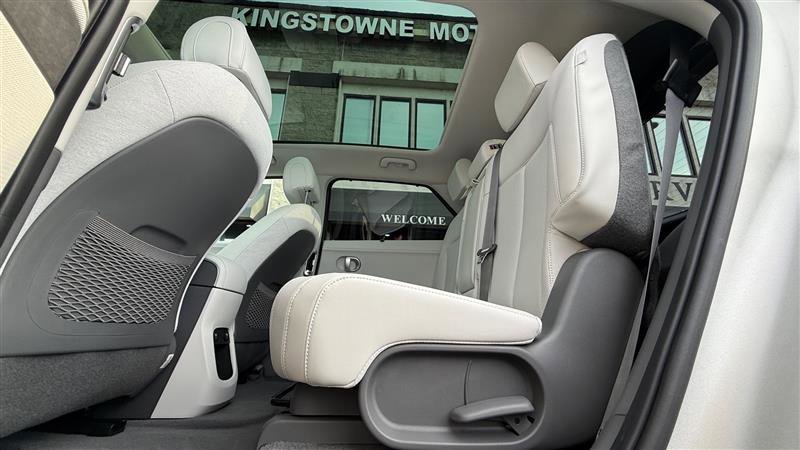 Used 2024 Hyundai Ioniq 5 Limited image 19