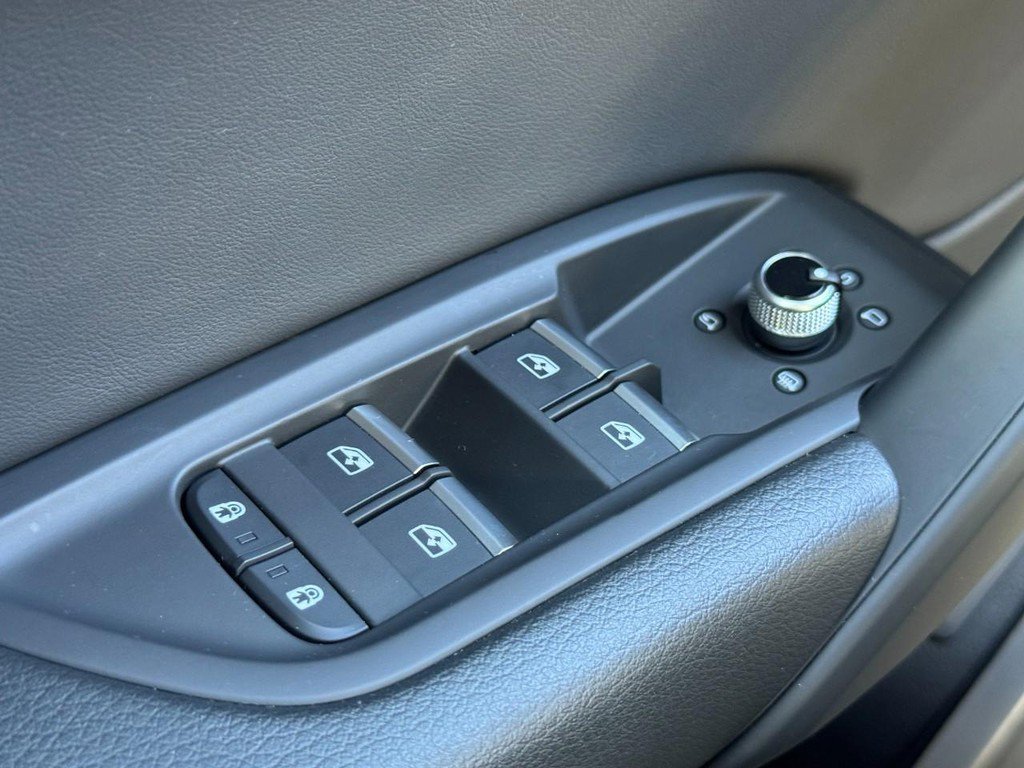 Used 2025 Audi Q5 2.0T Premium w/ Convenience Plus Package image 23