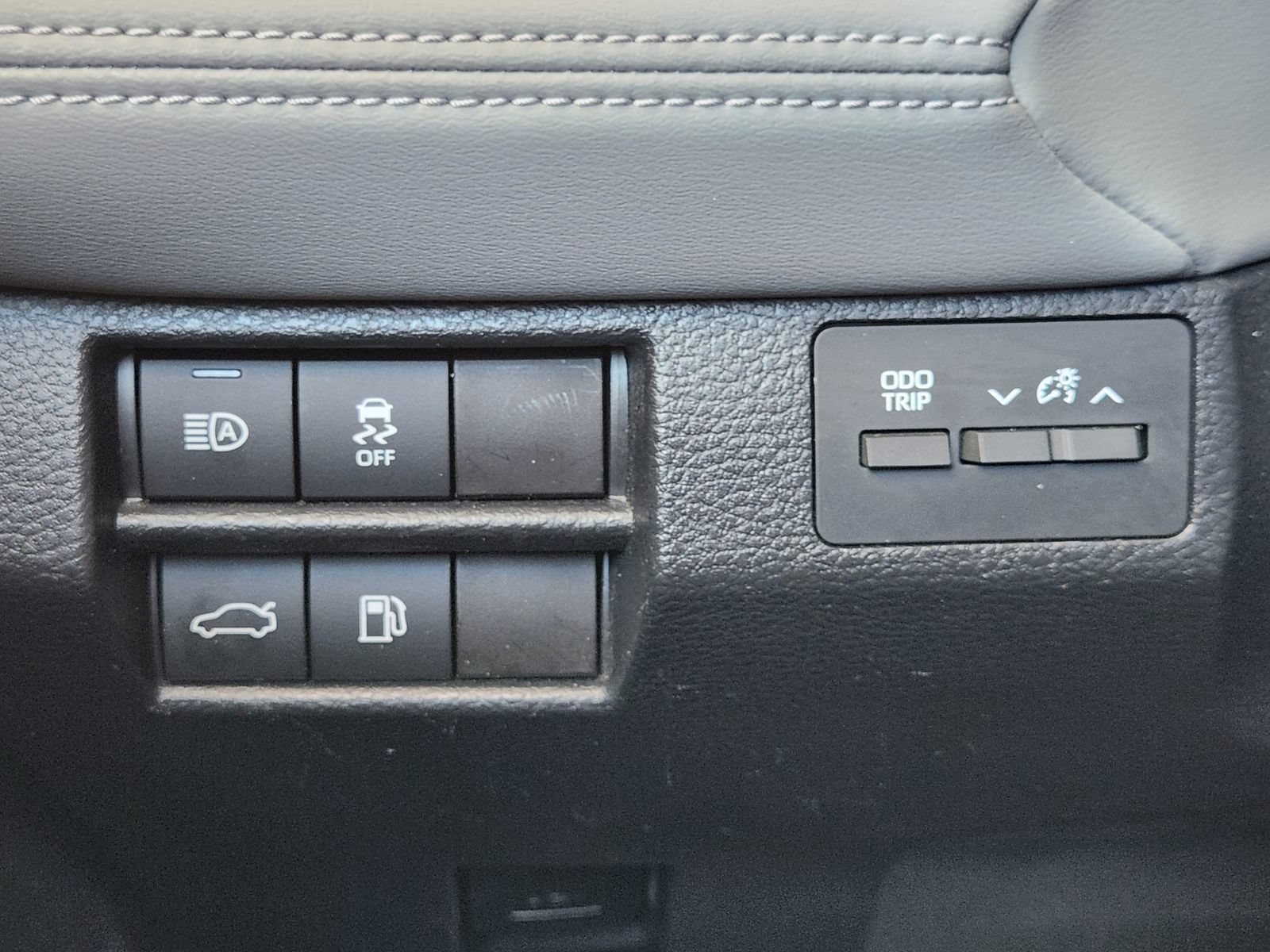 Used 2022 Toyota Avalon XLE FWD image 23