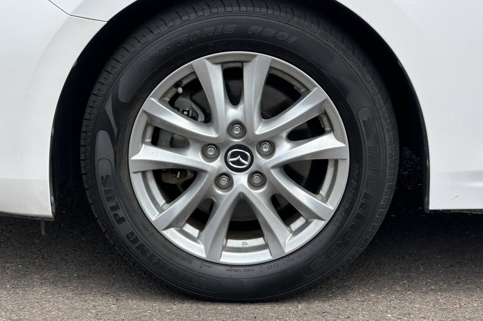 Used 2018 MAZDA MAZDA3 Sport w/ Preferred Equipment Package FWD image 23