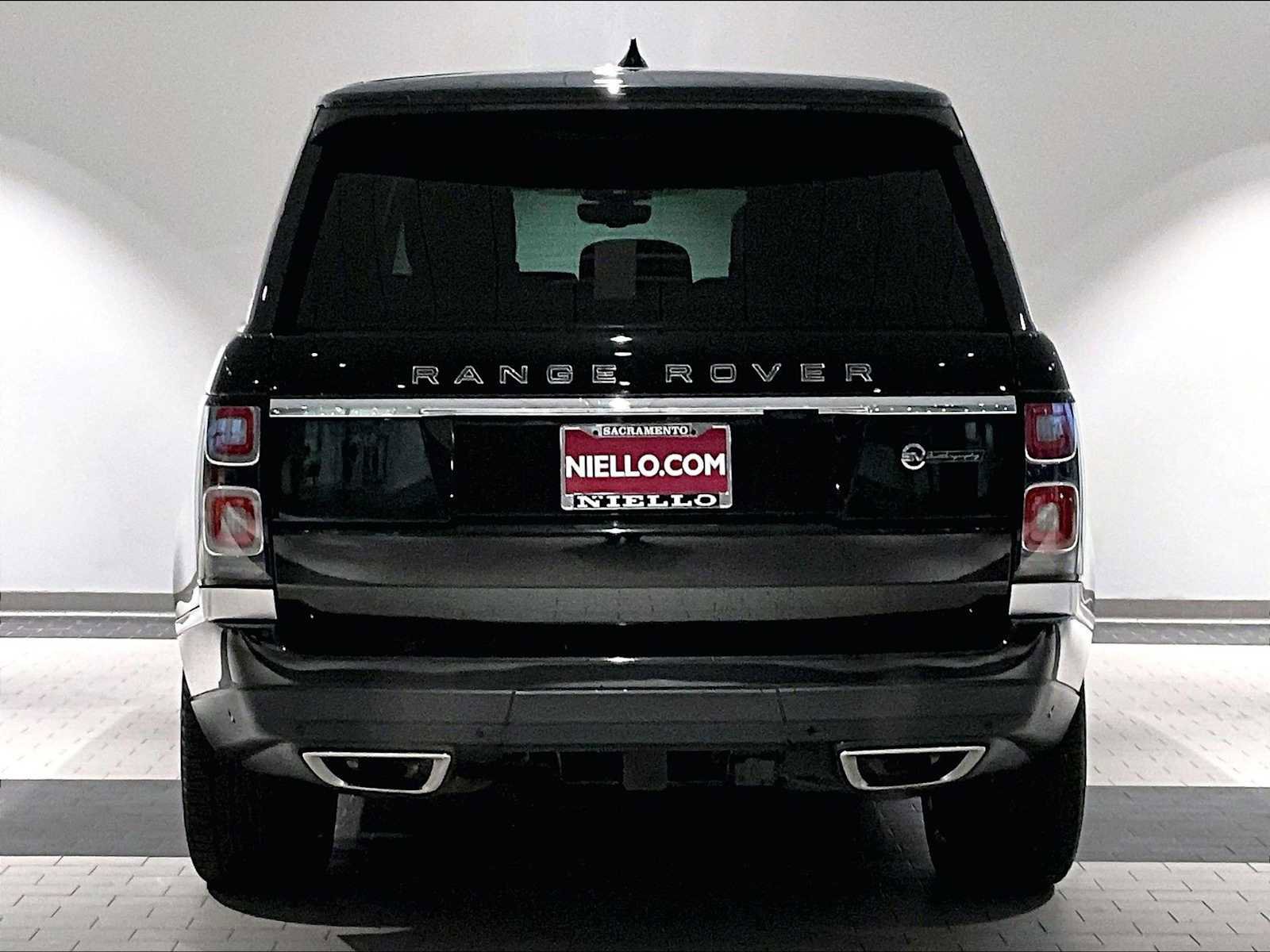 Used 2021 Land Rover Range Rover SV Autobiography Dynamic image 8