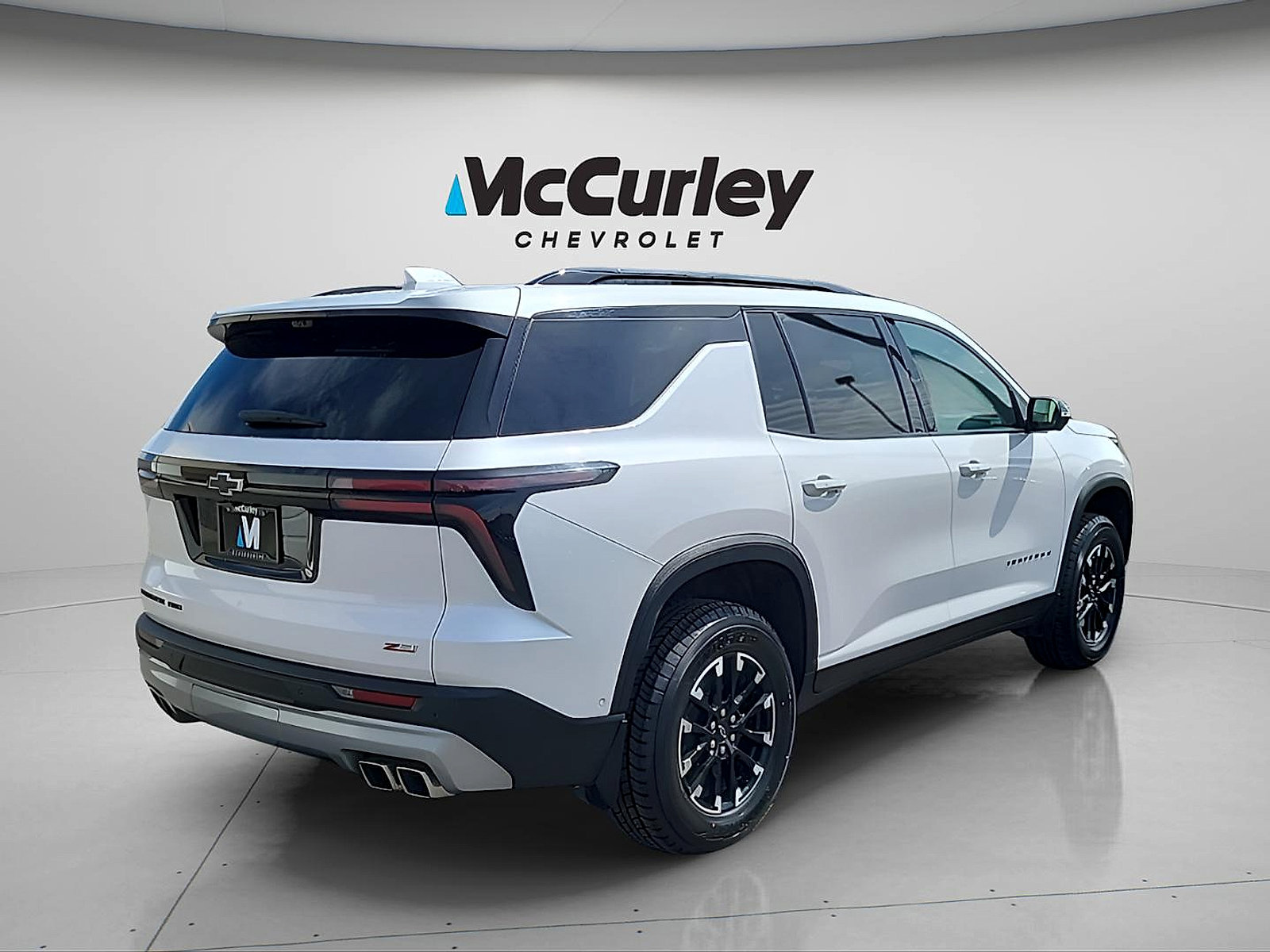 Used 2024 Chevrolet Traverse Z71 w/ Enhanced Driving Package AWD/4WD image 7