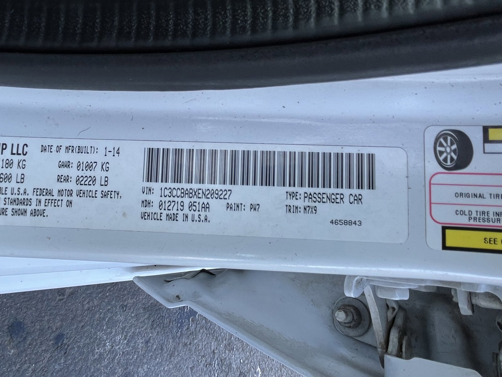 Used 2014 Chrysler 200 LX image 18