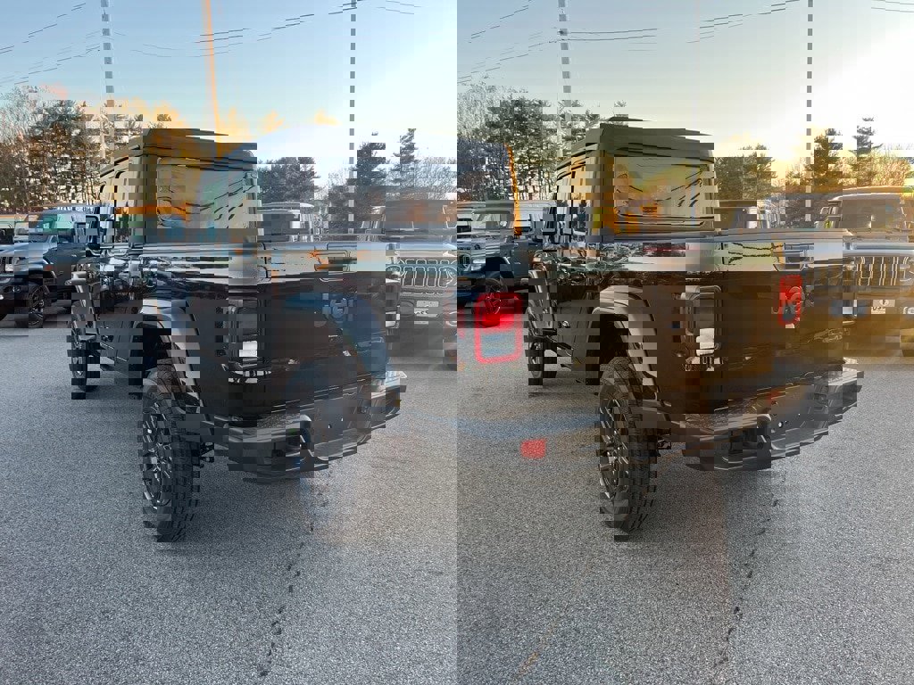 New 2026 Jeep Gladiator Sport image 5