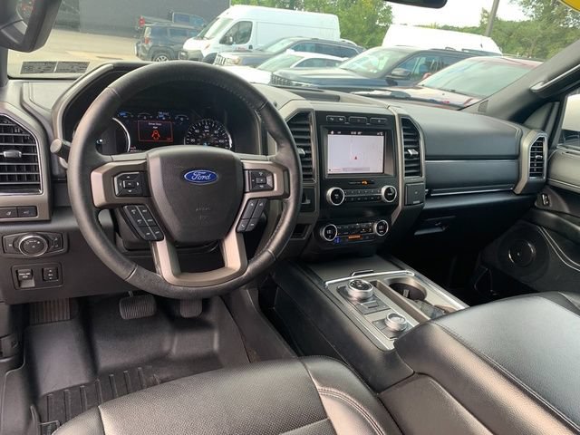 Used 2019 Ford Expedition XLT w/ Equipment Group 202A AWD/4WD image 16