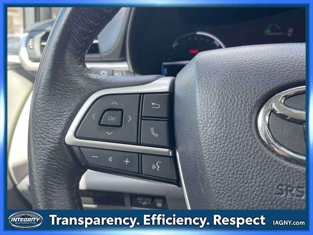 Used 2024 Toyota Sienna XLE FWD image 23
