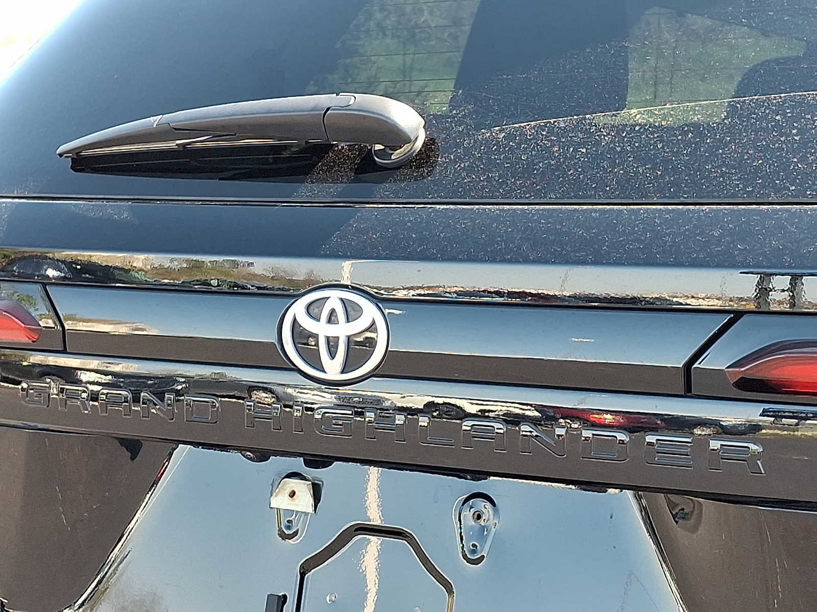 Used 2025 Toyota Grand Highlander AWD image 30