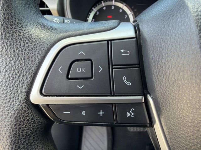 Used 2023 Toyota Highlander L image 27