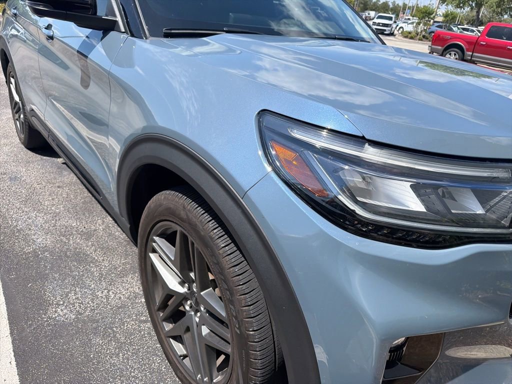 Used 2025 Ford Explorer ST RWD image 11