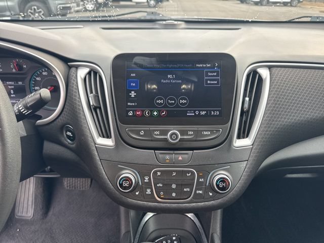 Used 2025 Chevrolet Malibu LT FWD image 10