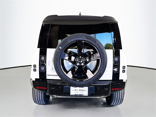 New 2026 Land Rover Defender 110 X-Dynamic SE image 6
