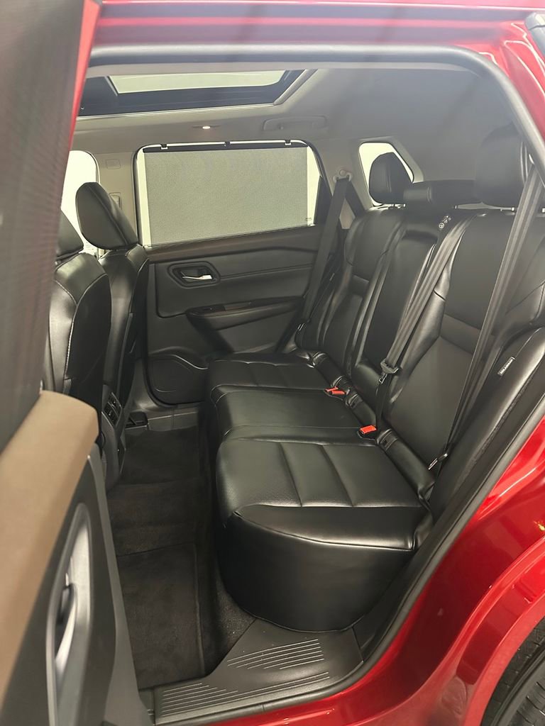 Used 2023 Nissan Rogue SV w/ SV Premium Package image 27