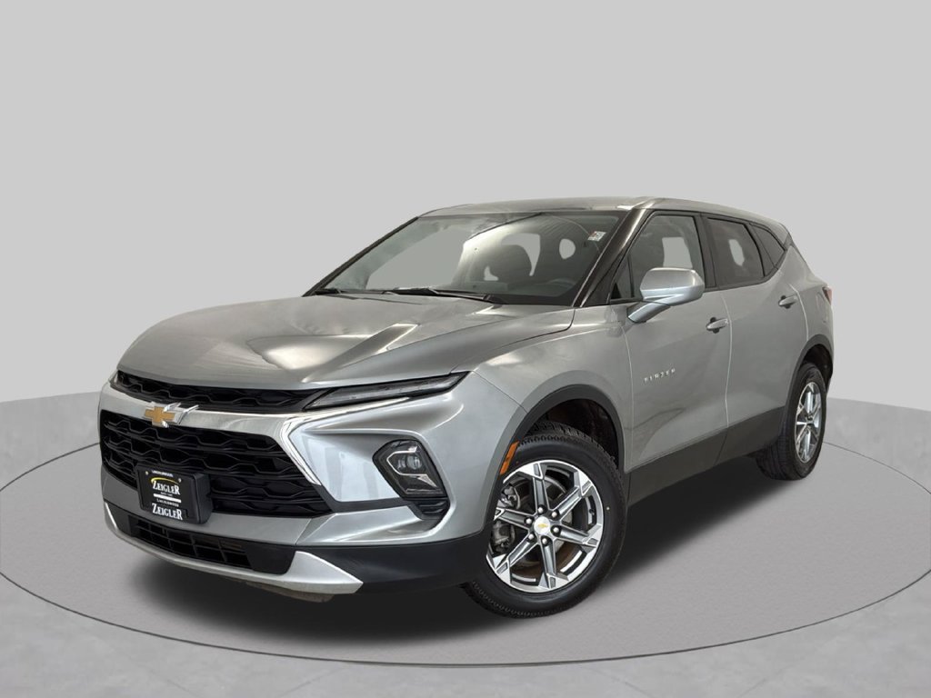 Used 2023 Chevrolet Blazer LT AWD/4WD image 2