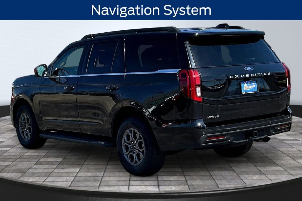 Used 2025 Ford Expedition Active image 4