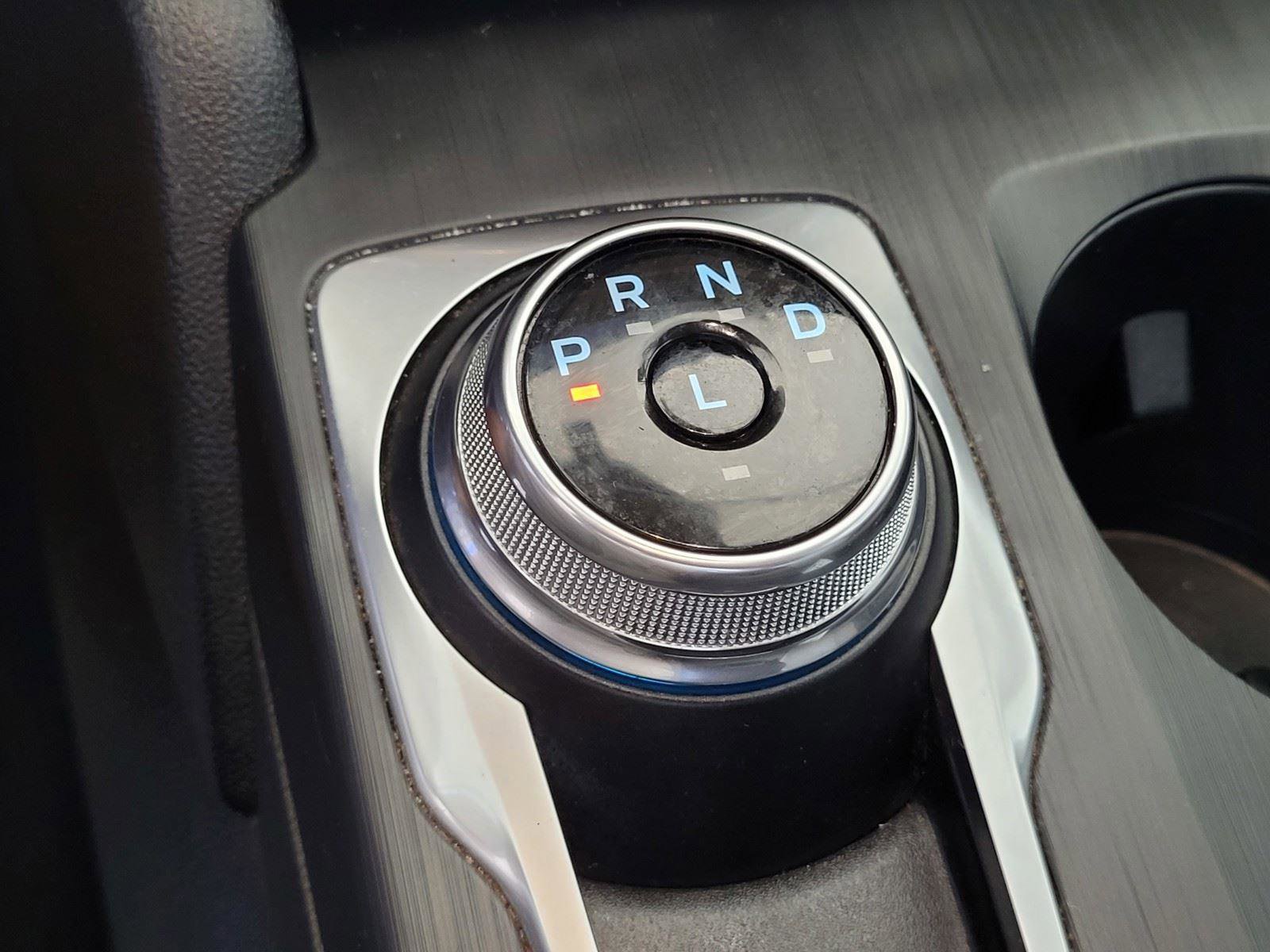 Used 2022 Ford Escape SE w/ SE Sport Appearance Package image 25