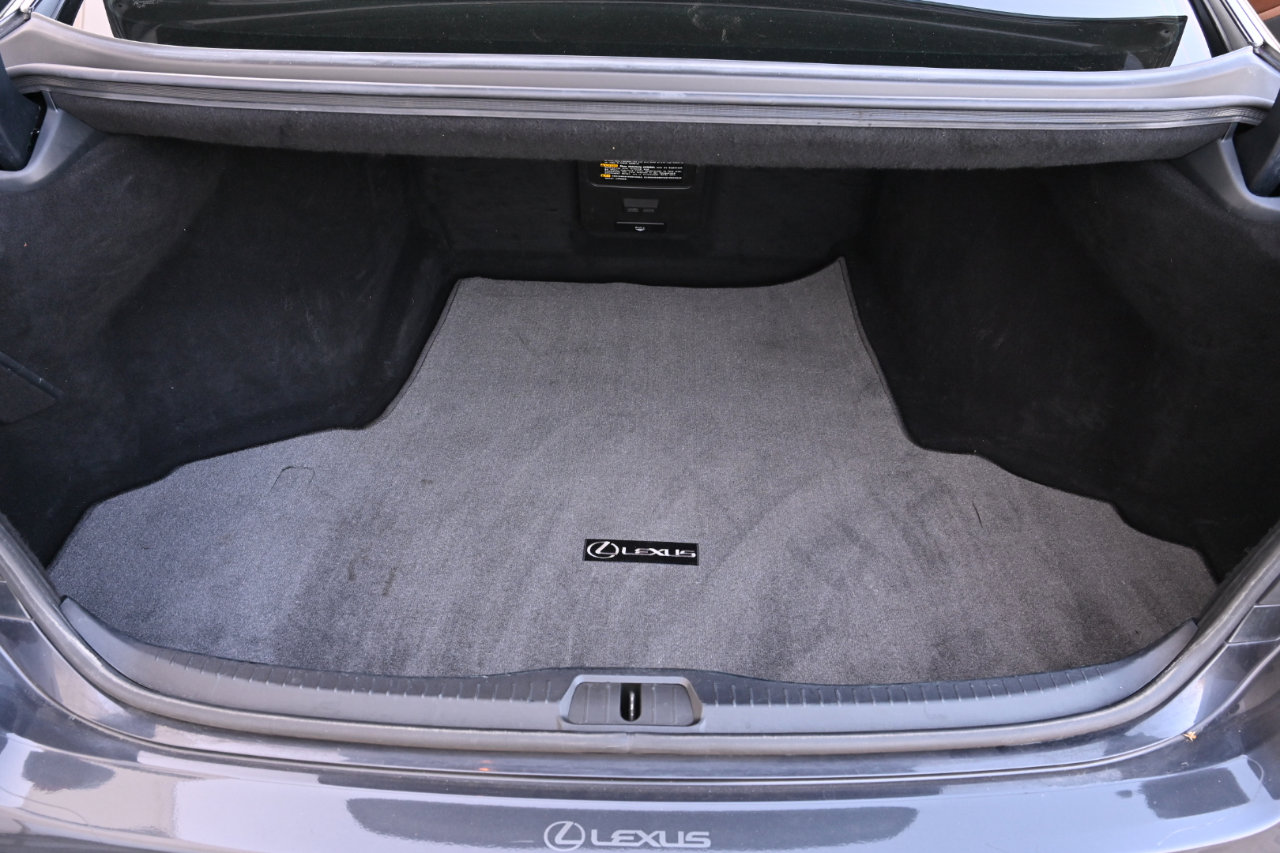 Used 2011 Lexus LS 460 w/ Sport Pkg RWD image 31