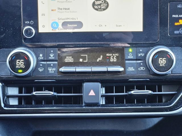 Used 2024 Toyota Highlander LE image 24