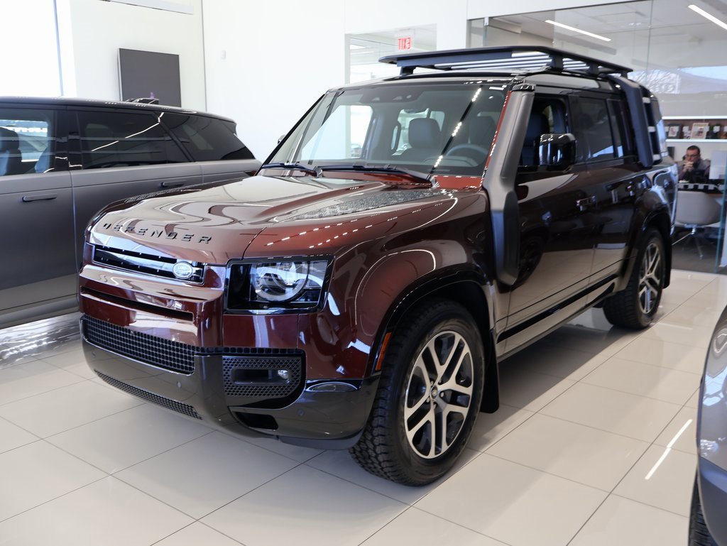 New 2025 Land Rover Defender 130 X-Dynamic SE image 1