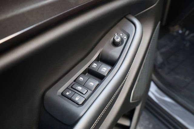 Used 2022 Jeep Grand Cherokee Laredo w/ Luxury Tech Group I image 14