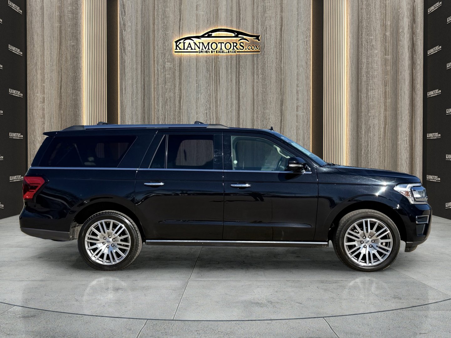 Used 2024 Ford Expedition Max Limited image 8