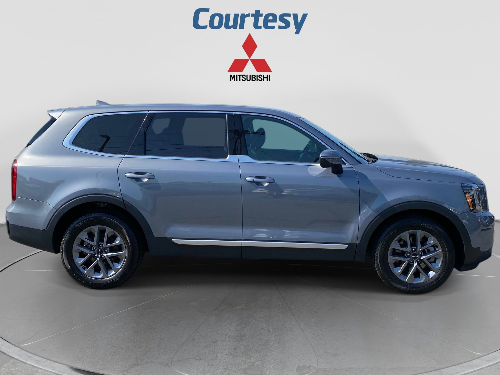 Used 2024 Kia Telluride LX AWD/4WD image 7