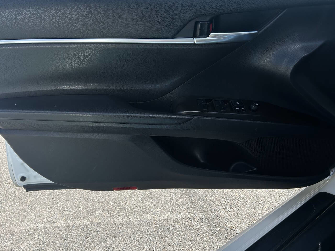 Used 2021 Toyota Camry SE image 15