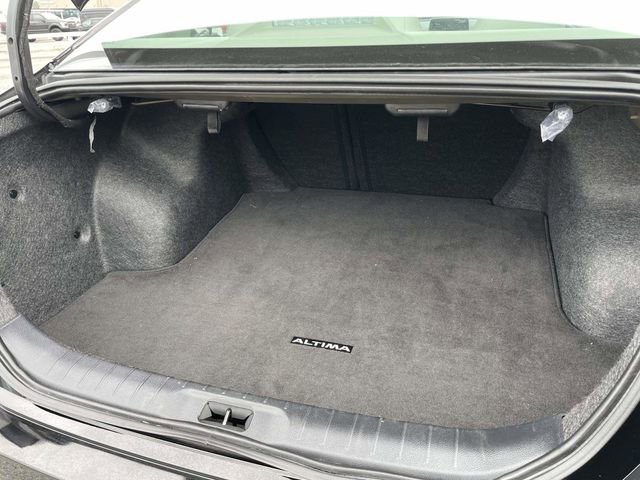 Used 2025 Nissan Altima 2.5 SV FWD image 11