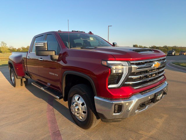 Used 2025 Chevrolet Silverado 3500 LTZ w/ LTZ Plus Package AWD/4WD image 6