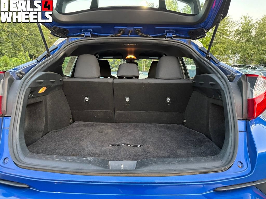 Used 2018 Toyota C-HR XLE FWD image 28