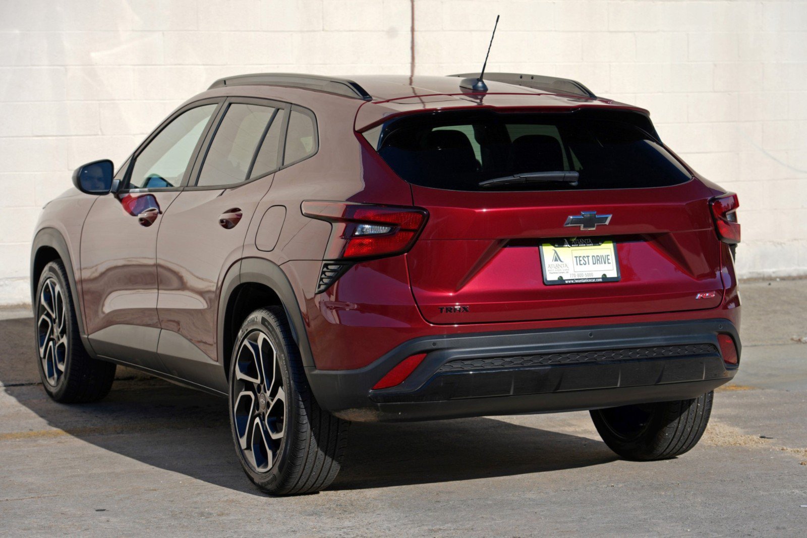 Used 2024 Chevrolet Trax RS w/ Sunroof Package FWD image 43