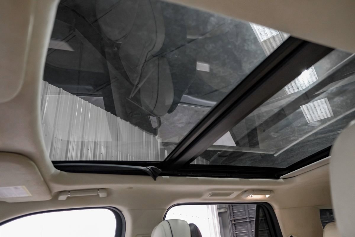 Used 2021 Lincoln Navigator L Black Label w/ Cargo Convenience Package image 23