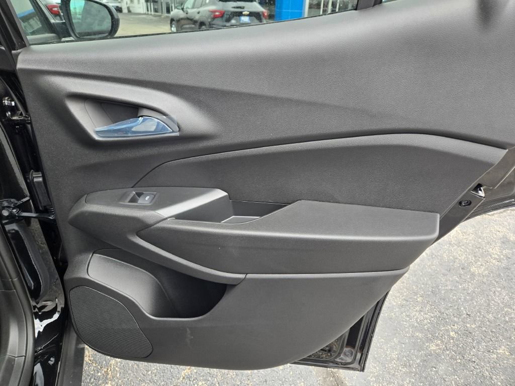 New 2026 Chevrolet Trax RS w/ Sunroof Package image 9