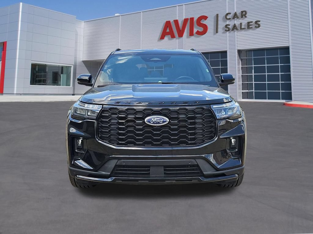 Used 2025 Ford Explorer ST-Line w/ ST-Line Street Pack AWD/4WD image 2